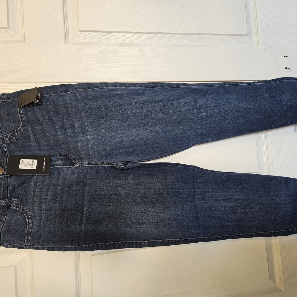 FASHION NOVA Slim Blue Jeans with Classic Denim Texture